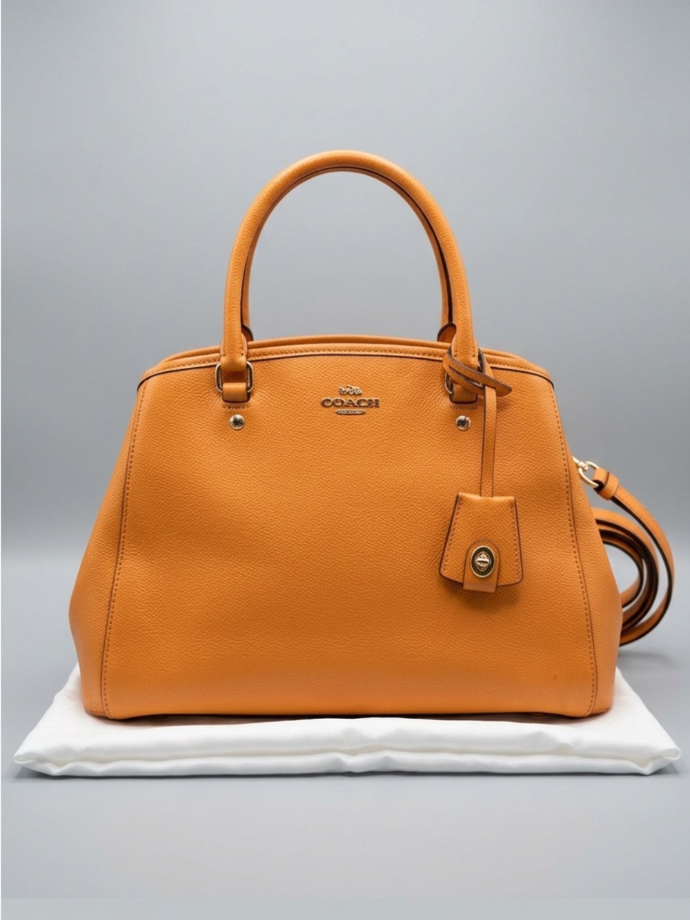 Coach Orange Leather Shoulder Bag with Gold Hardware Never used, in dust cover